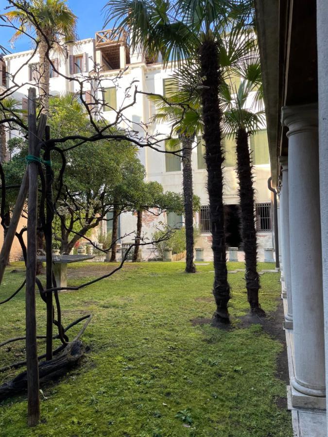 In A Lovely Garden Biennale Flat Venesia Bagian luar foto