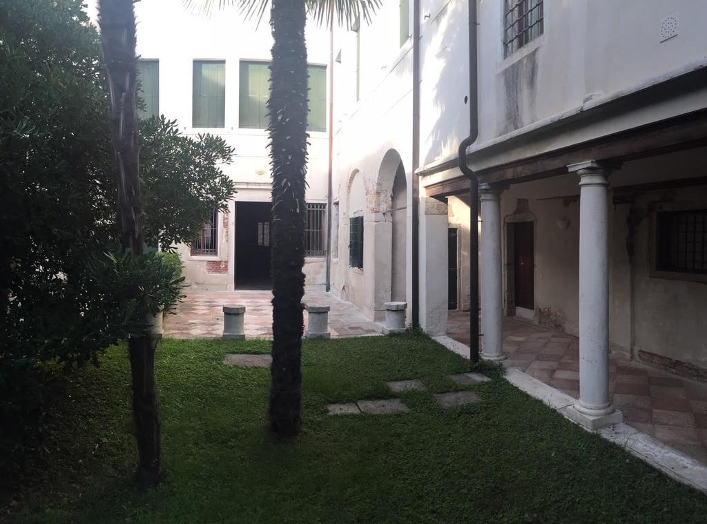 In A Lovely Garden Biennale Flat Venesia Bagian luar foto