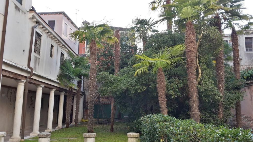 In A Lovely Garden Biennale Flat Venesia Bagian luar foto